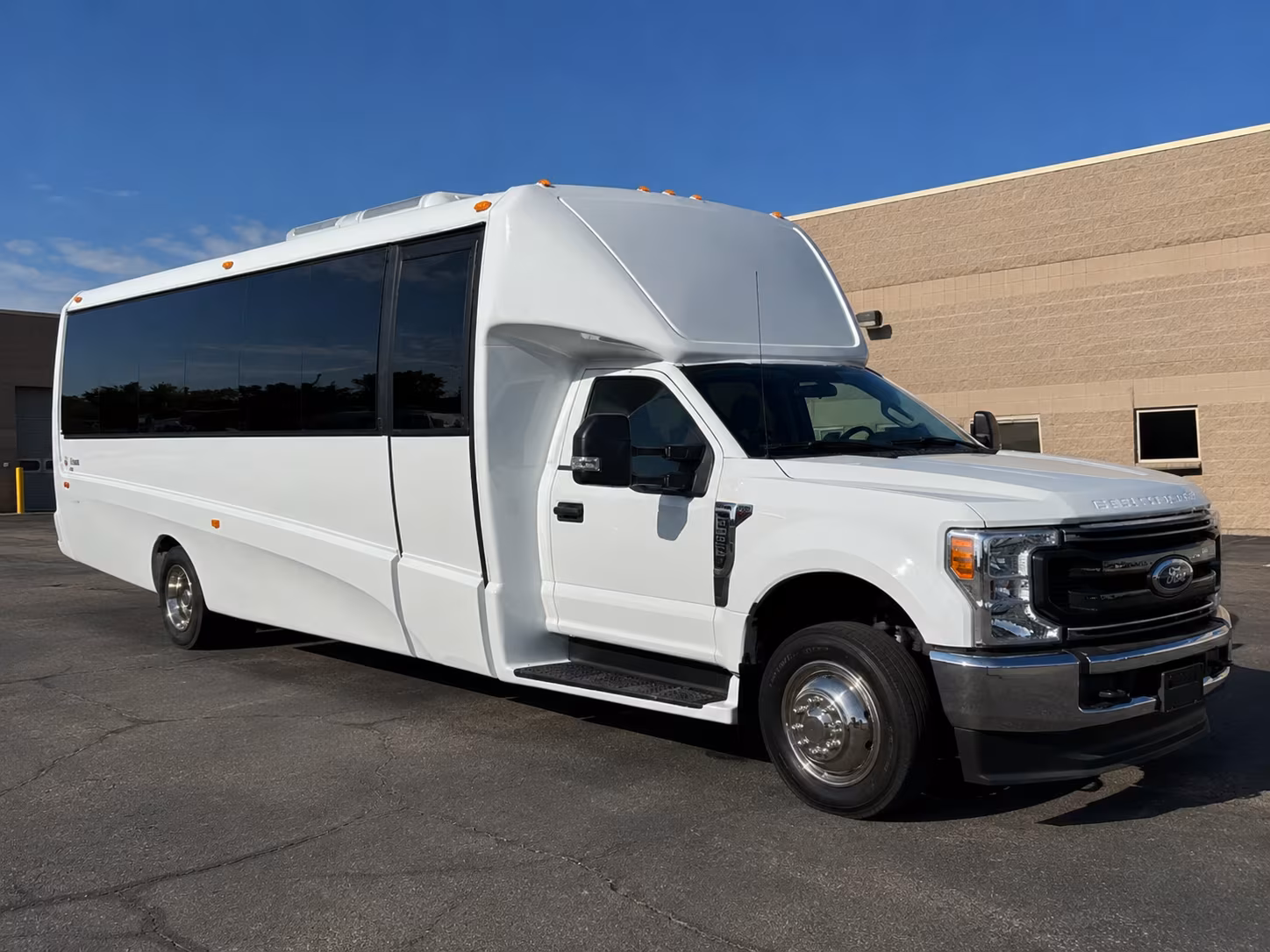 fort myers keep your wedding party and guests together with a fort myers charter bus