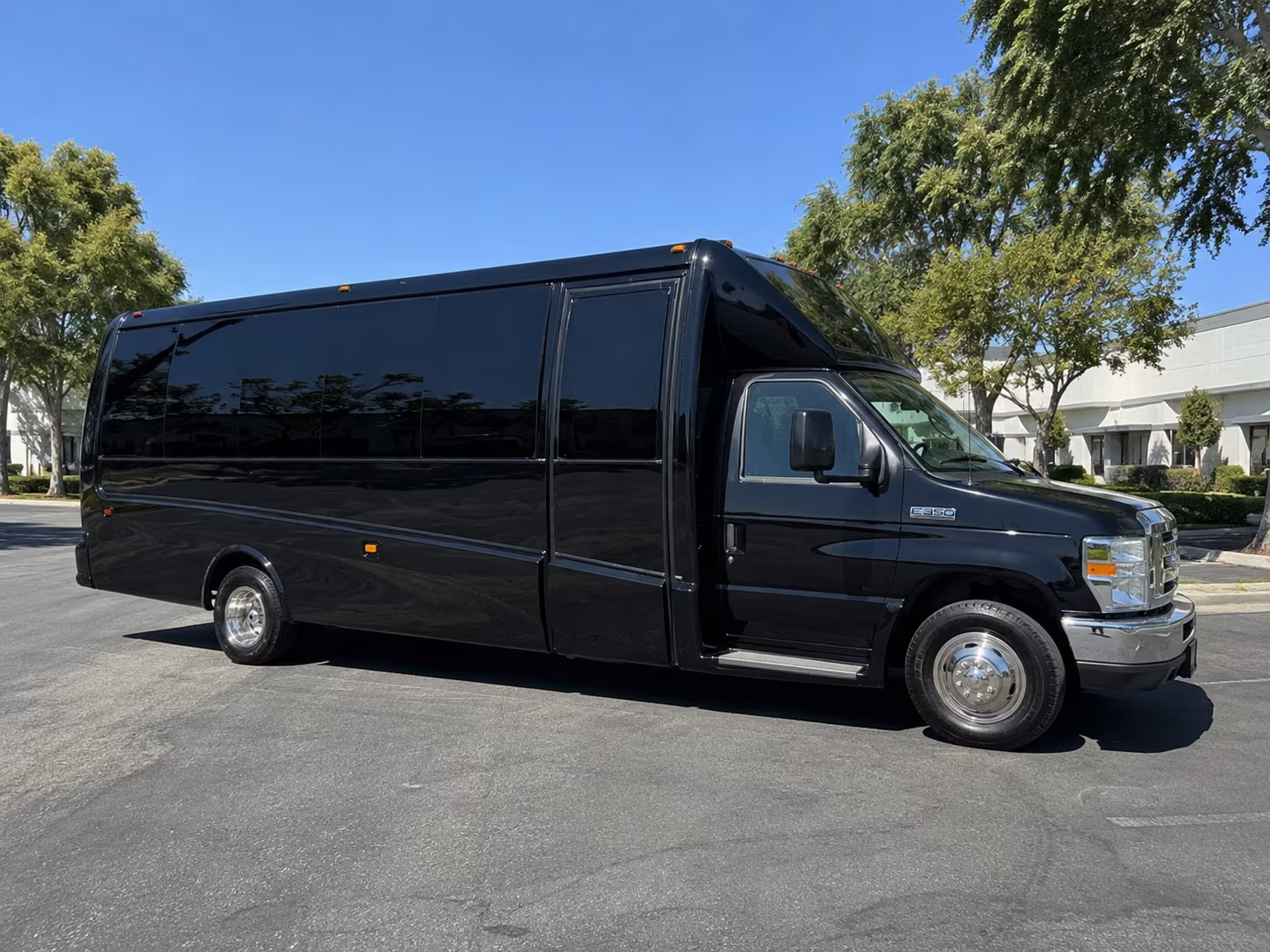 you ll love having a party bus for florida everblades games at hertz arena